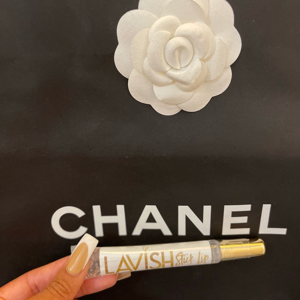 Lavish Stick Lip Best Homemade Lip 
No-Sticky-Icky 
No White Residue